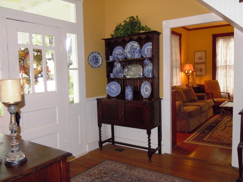 Carriage House Fredericksburg Bed & Breakfast Luaran gambar