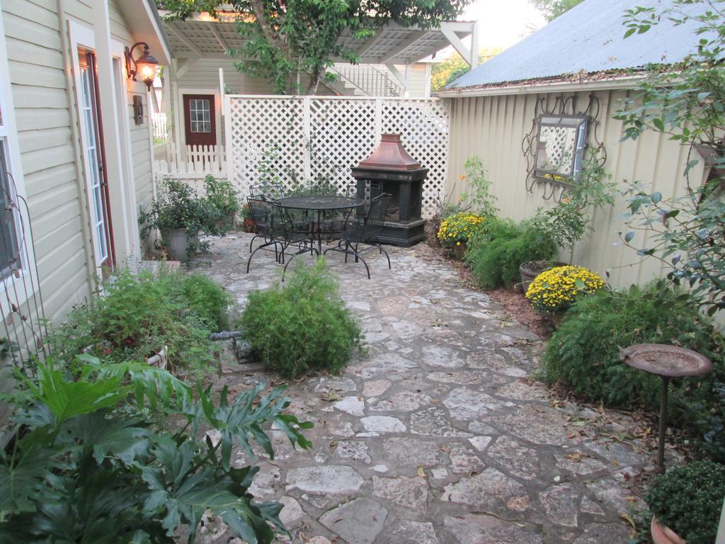 Carriage House Fredericksburg Bed & Breakfast Luaran gambar