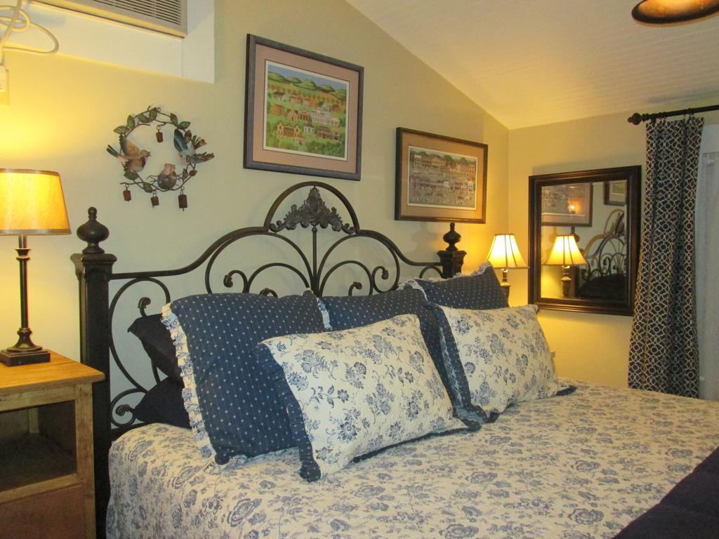 Carriage House Fredericksburg Bed & Breakfast Luaran gambar