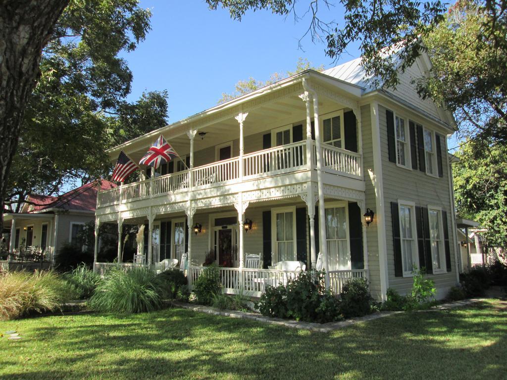 Carriage House Fredericksburg Bed & Breakfast Luaran gambar